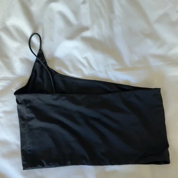 Superdown Lydia Maxi Skirt Set in Black. Size Medium - Picture 7 of 9